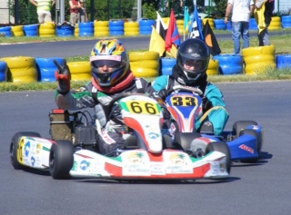  Nel mezzo di una gara di kart 